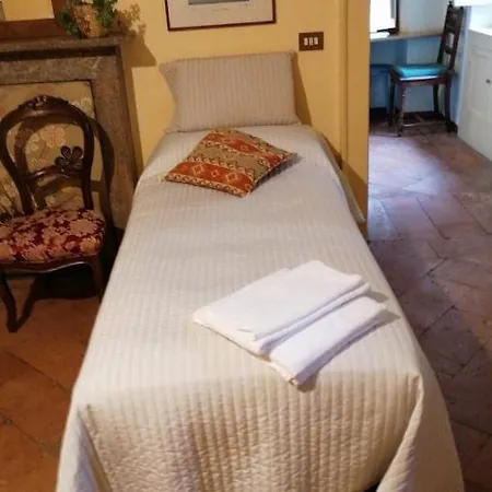 Gio's House Vintage Style Стреза